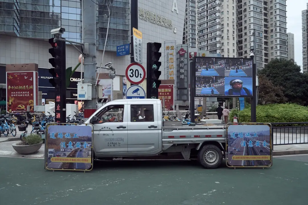 上海旅游包车服务市场现状与合规运营要点分析